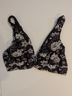 Victoria's Secret Super Soft Black and White Floral Bralette